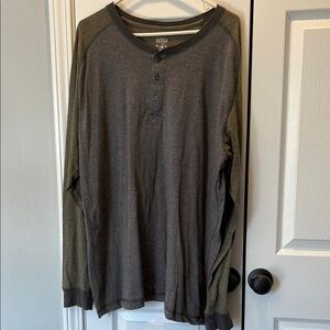 RedHead Gray and Green Henley-Style Shirt